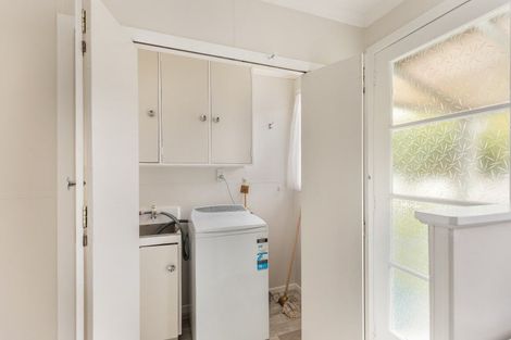 Photo of property in 6b Davies Lane, New Plymouth, 4310