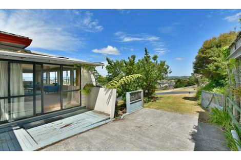 Photo of property in 1 Orewa Heights Crescent, Orewa, 0931