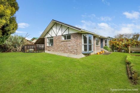 Photo of property in 102 Heta Road, Highlands Park, New Plymouth, 4312