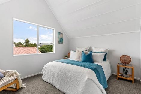 Photo of property in 3 Imperial Place, Henderson, Auckland, 0612