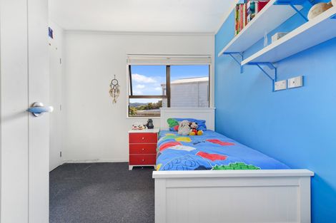 Photo of property in 11 Imperial Place, Henderson, Auckland, 0612
