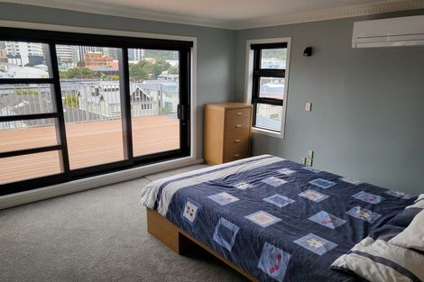 Photo of property in Endeavour Apartments, 125u5 Thorndon Quay, Pipitea, Wellington, 6011