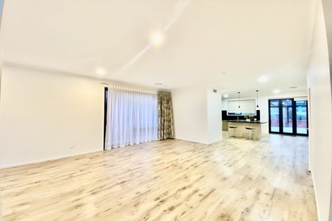 Photo of property in 12 Waituarua Drive, Takanini, 2112