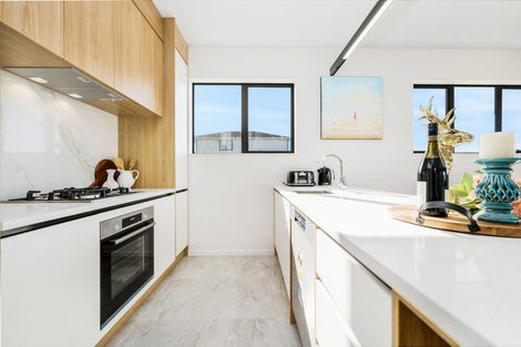 Photo of property in 17 Woven Place, Karaka, Papakura, 2113