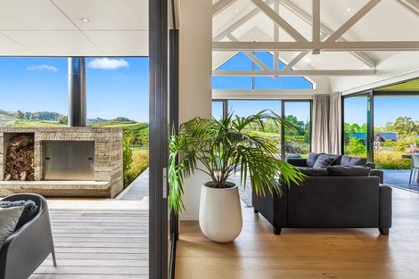 Photo of property in 1502 Weranui Road, Wainui, Silverdale, 0994