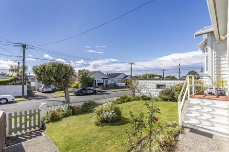 Photo of property in 33 Palm Avenue, Lyall Bay, Wellington, 6022