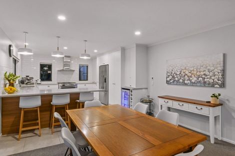 Photo of property in 10 Cottonwood Close, Paraparaumu Beach, Paraparaumu, 5032