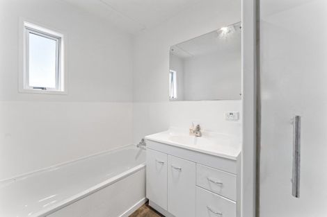 Photo of property in 2/35 Otupai Street, Two Mile Bay, Taupo, 3330