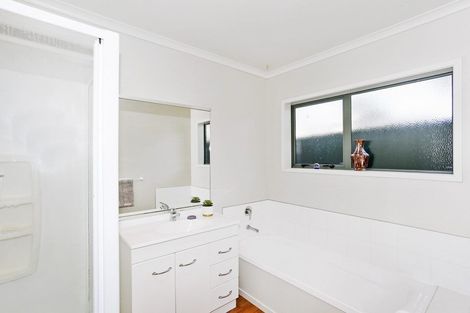 Photo of property in 13 Hooper Avenue, Pukekohe, 2120