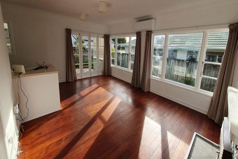 Photo of property in 2 Karu Crescent, Waikanae, 5036