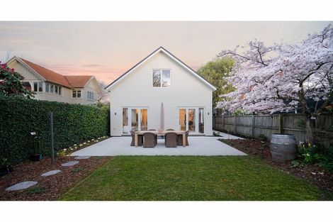 Photo of property in 17 Innes Road, St Albans, Christchurch, 8052