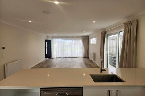 Photo of property in 115 Queen Charlotte Drive, Aotea, Porirua, 5024