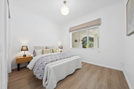Photo of property in 7 Hobbs Road, Matakatia, Whangaparaoa, 0930