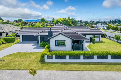 Photo of property in 2 Oak Ridge Drive, Te Awamutu, 3800