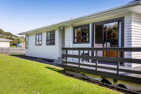 Photo of property in 3 Hickey Place, Opunake, 4616