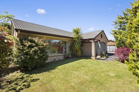 Photo of property in 3 Russett Grove, Henderson, Auckland, 0612