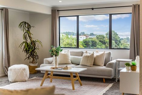 Photo of property in 72 Omapere Street, Whitby, Porirua, 5024