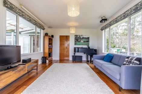 Photo of property in 296 Old Road West, Turitea, Palmerston North, 4472