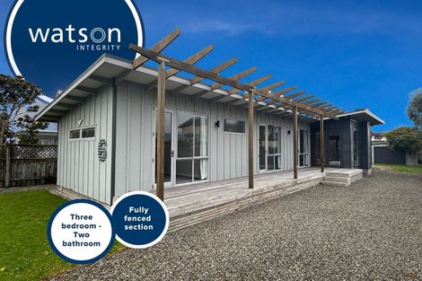 Photo of property in 6 Hohiria Street, Waikanae Beach, Waikanae, 5036