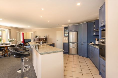 Photo of property in 7 Riverwood Boulevard, Redwood, Christchurch, 8051