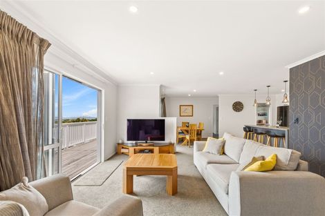 Photo of property in 22a Raelene Place, Massey, Auckland, 0614