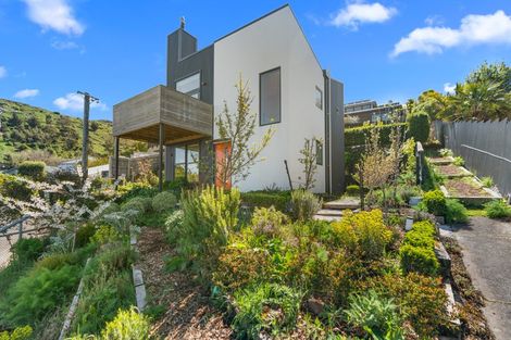 Photo of property in 6 Selwyn Road, Lyttelton, 8082