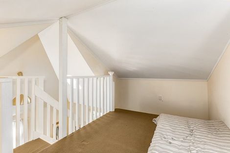 Photo of property in 81 Northland Road, Northland, Wellington, 6012