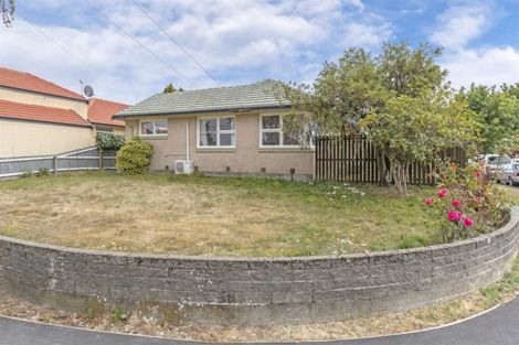 Photo of property in 1 Brookby Crescent, Avonhead, Christchurch, 8042