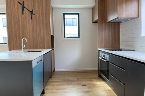 Photo of property in 3/85 Royal View Road, Te Atatu South, Auckland, 0610