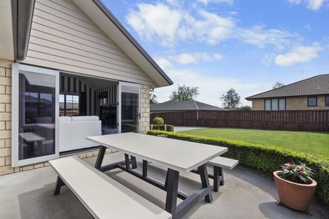 Photo of property in 17 Farleigh Close, Huntington, Hamilton, 3210