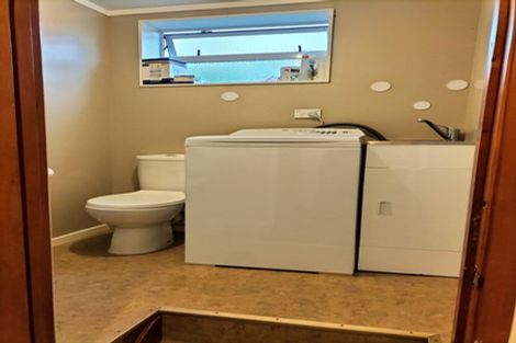 Photo of property in 2 Edge Street, Onerahi, Whangarei, 0110