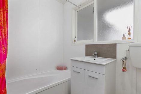 Photo of property in 5 Dennis Road, Papatoetoe, Auckland, 2025