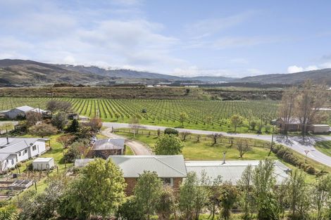 Photo of property in 39 Domain Road, Bannockburn, Cromwell, 9384