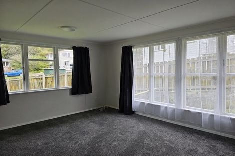 Photo of property in 153 Sievers Grove, Cannons Creek, Porirua, 5024