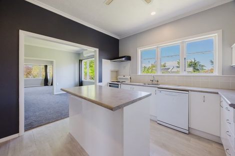 Photo of property in 2070 State Highway 2, Waipukurau, 4285