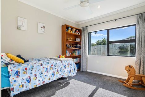 Photo of property in 36 Gilbransen Road, Kumeu, 0810