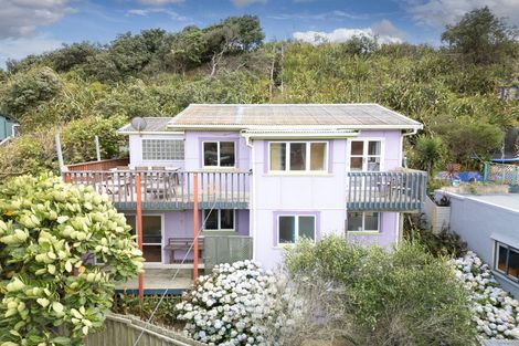 Photo of property in 63 Sea View Road, Baylys Beach, 0377