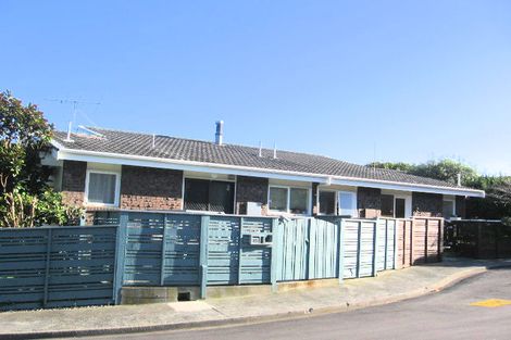 Photo of property in 15 Burdendale Grove, Churton Park, Wellington, 6037