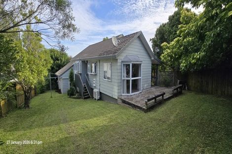 Photo of property in 14 Gosford Drive, Botany Downs, Auckland, 2010