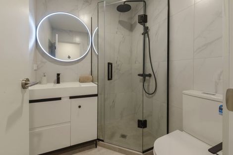 Photo of property in 57b Edmonton Road, Henderson, Auckland, 0612