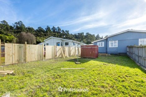 Photo of property in 35 Hanson Grove, Stokes Valley, Lower Hutt, 5019