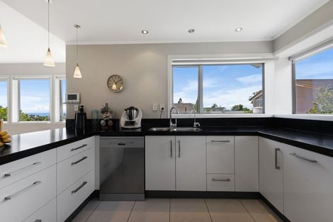 Photo of property in 1/60 Penzance Road, Mairangi Bay, Auckland, 0630