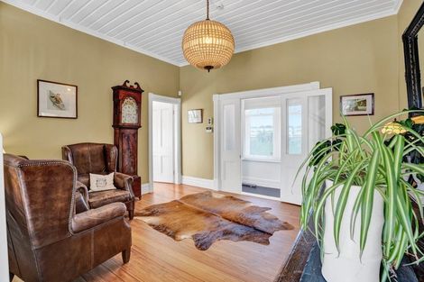 Photo of property in 5 Rogan Street, New Plymouth, 4310