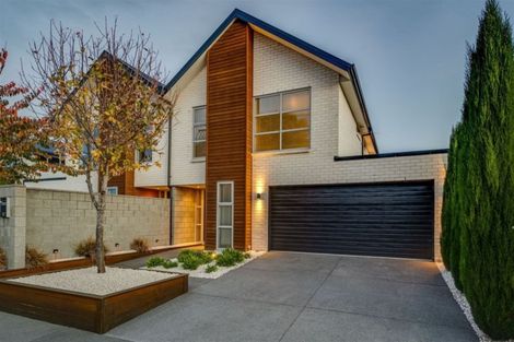 Photo of property in 142 Holly Road, St Albans, Christchurch, 8014