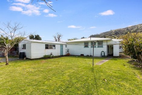 Photo of property in 41 Parenga Street, Wainuiomata, Lower Hutt, 5014