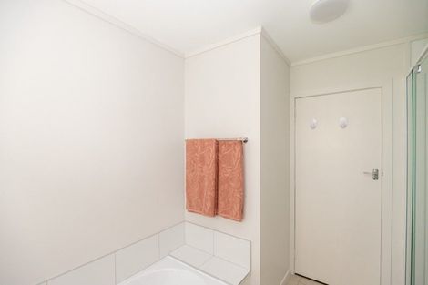 Photo of property in 11 Paul Drive, Ngatea, 3503