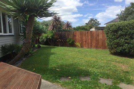 Photo of property in 47 Hereford Street, Te Atatu Peninsula, Auckland, 0610