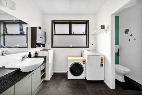 Photo of property in 1/79 Rata Street, Inglewood, 4330