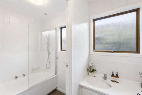 Photo of property in 54 Meadowvale Avenue, Forrest Hill, Auckland, 0620