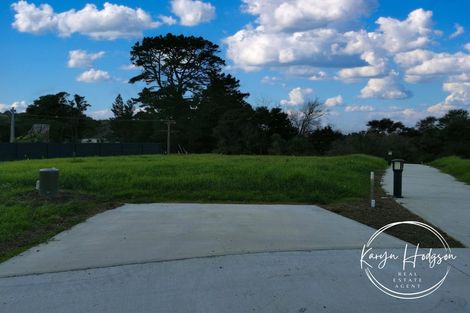 Photo of property in 11 Manaaki Circle, Paparoa, 0571